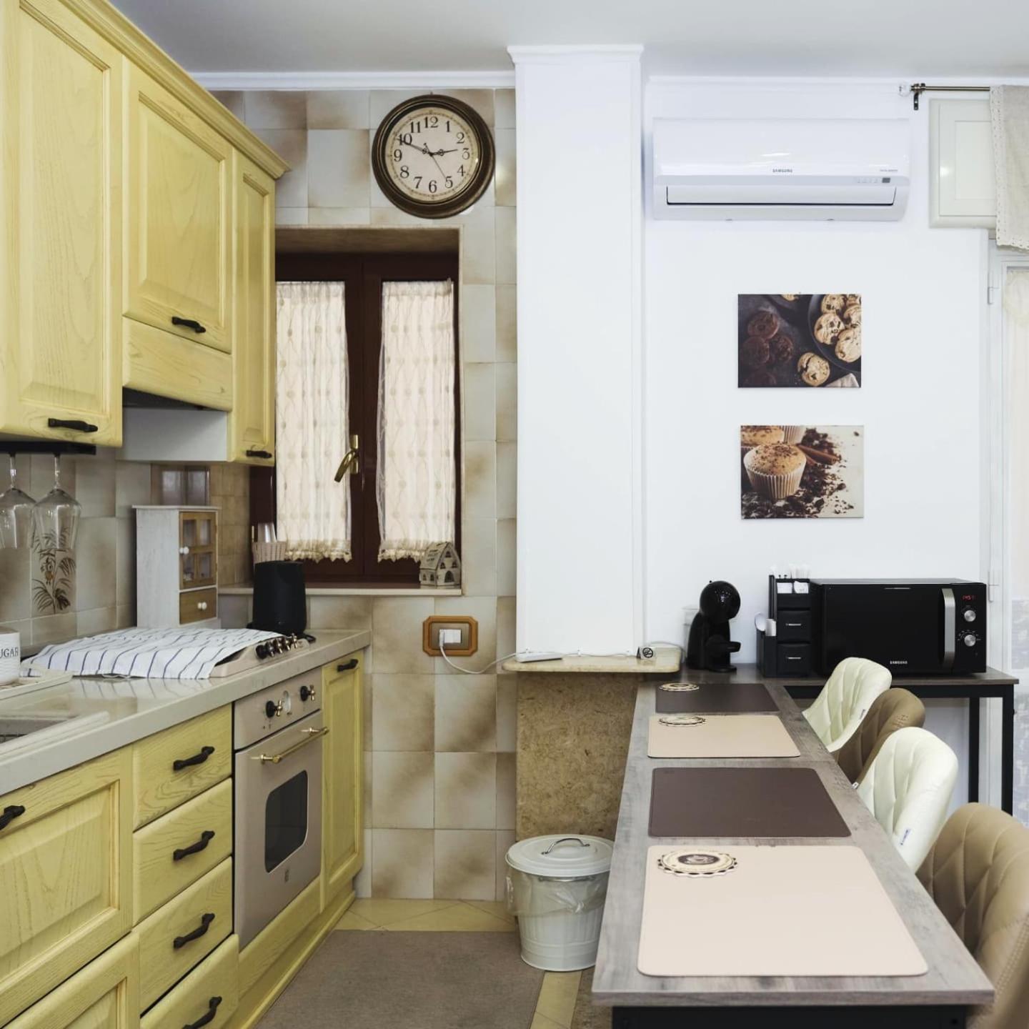 White Butterfly Apartment Naples