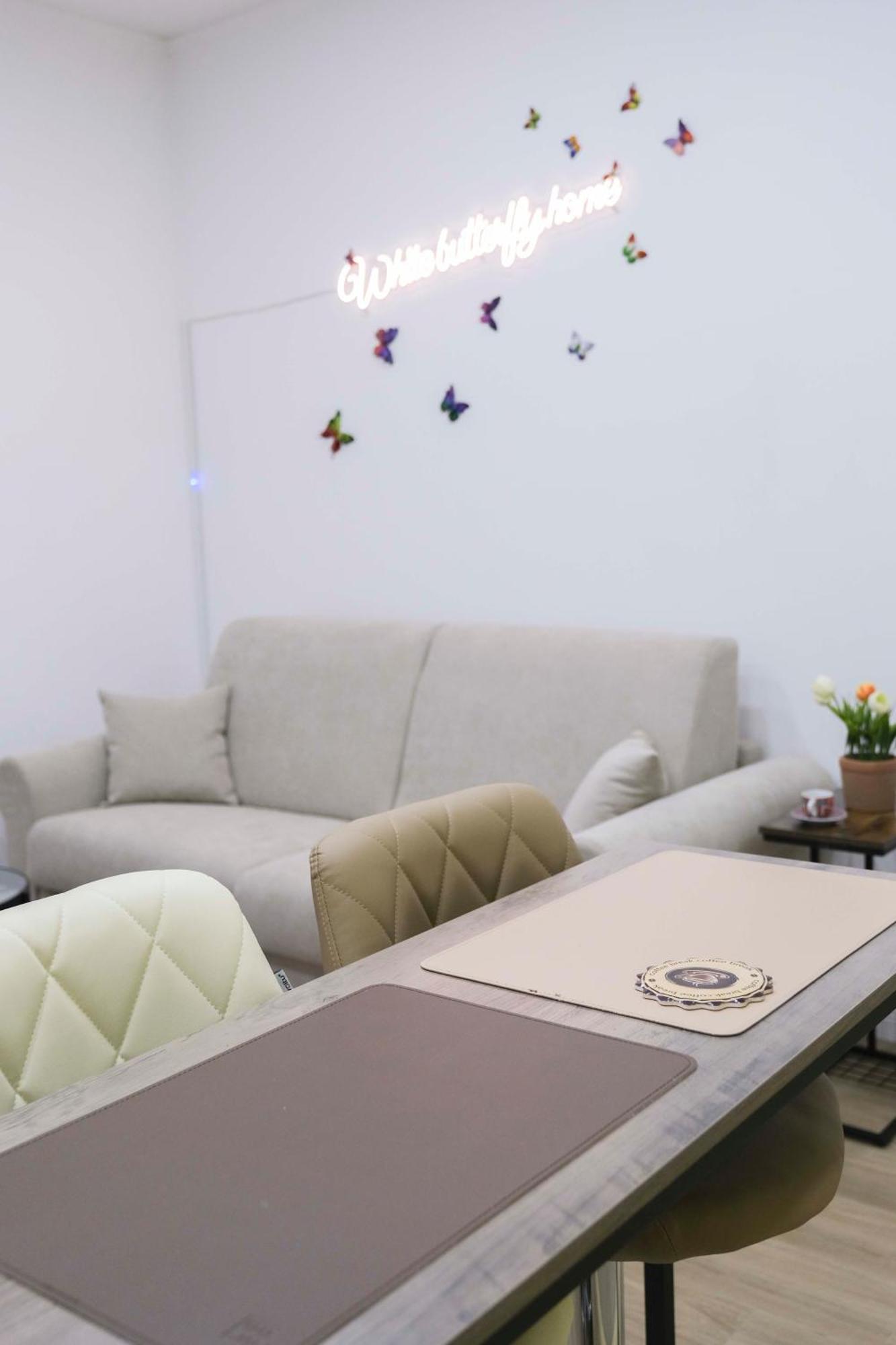 White Butterfly Apartment Naples