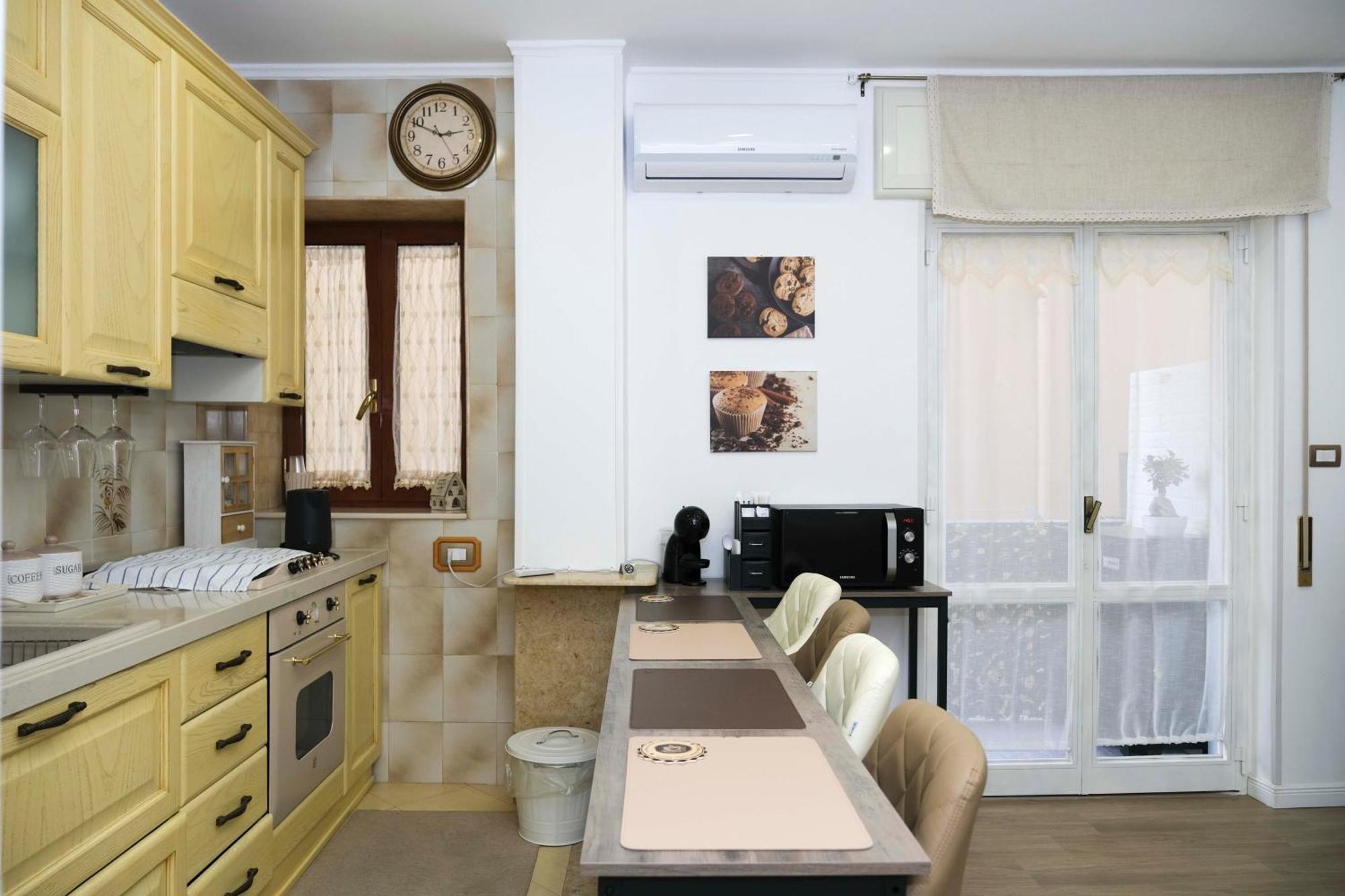 Apartment White Butterfly *
